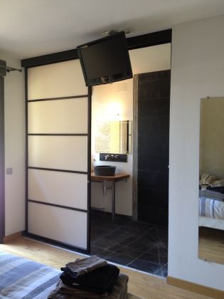 Cloison coulissante dans un hôtel