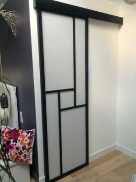 Porte en 1 vantail le long d'un mur