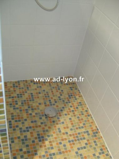 Salle de bains : une douche à l’italienne pour plus de modernité