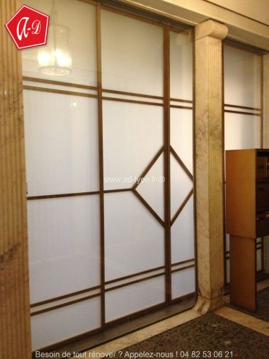 Une cloison japonaise pour créer des espaces intérieurs lumineux